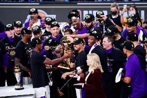 NBA雄鹿vs尼克斯_高清直播_无插件在线观看
