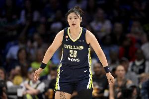 今晚NBA快船vs篮网直播_免费高清无插件观看