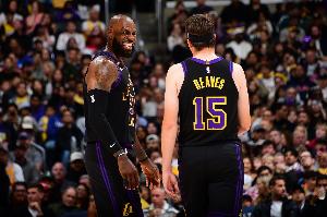 最新NBA尼克斯VS独行侠直播_无插件免费在线观看