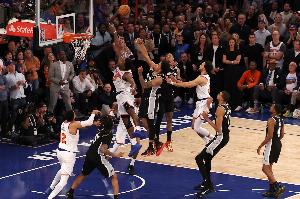 哈特：阿努诺比G4补篮救了我的命 布伦森：若不进你会非常惨-v8