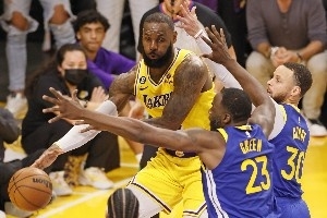 免费观看NBA凯尔特人vs勇士直播_无插件在线免费观看
