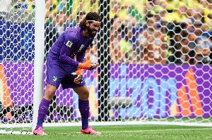 0-1落后日本！巴媒：巴西踢得太差了，佐野海舟进球前就应该红牌-fc