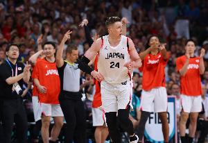 免费观看NBA尼克斯vs雄鹿直播_无插件在线免费观看