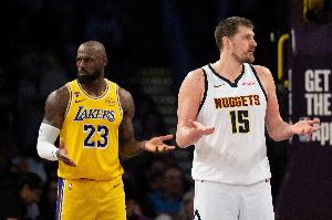 NBA勇士VS篮网直播_免费在线观看_比赛视频回放