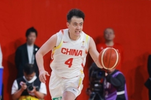 赵继伟：我们VS霍金森该做的都做了 但确实防不下来直播_无插件在线免费观看