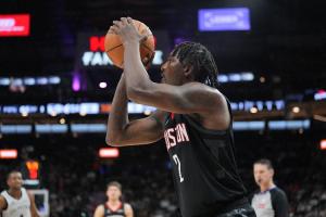 NBA马刺vs老鹰直播_免费高清观看_首发阵容_战术解读