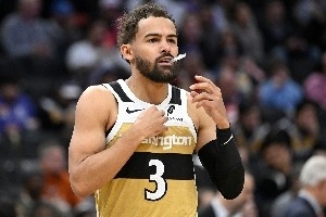 在线观看NBA湖人vs热火直播_无插件免费观看