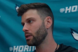 NBA76人vs雄鹿_高清免费直播_无插件在线观看入口