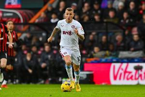 罗马诺：巴黎与维拉已就签下迪涅启动谈判，球员解约金超1000万欧