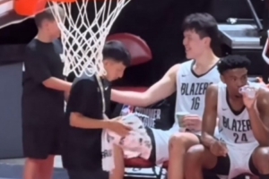 免费观看上海海港VS大连英博直播_无插件在线免费观看